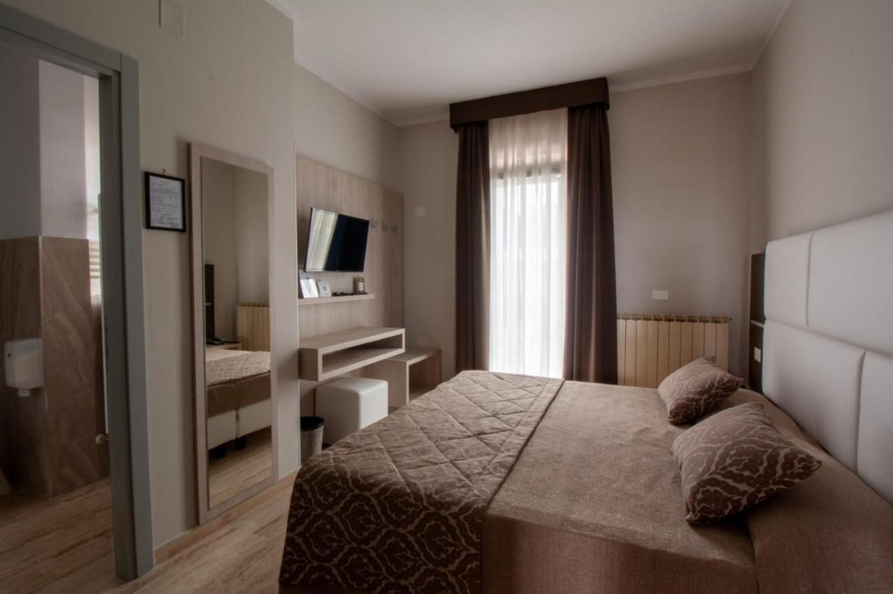 Hotel Europa แตร์โมลิ ภายนอก รูปภาพ