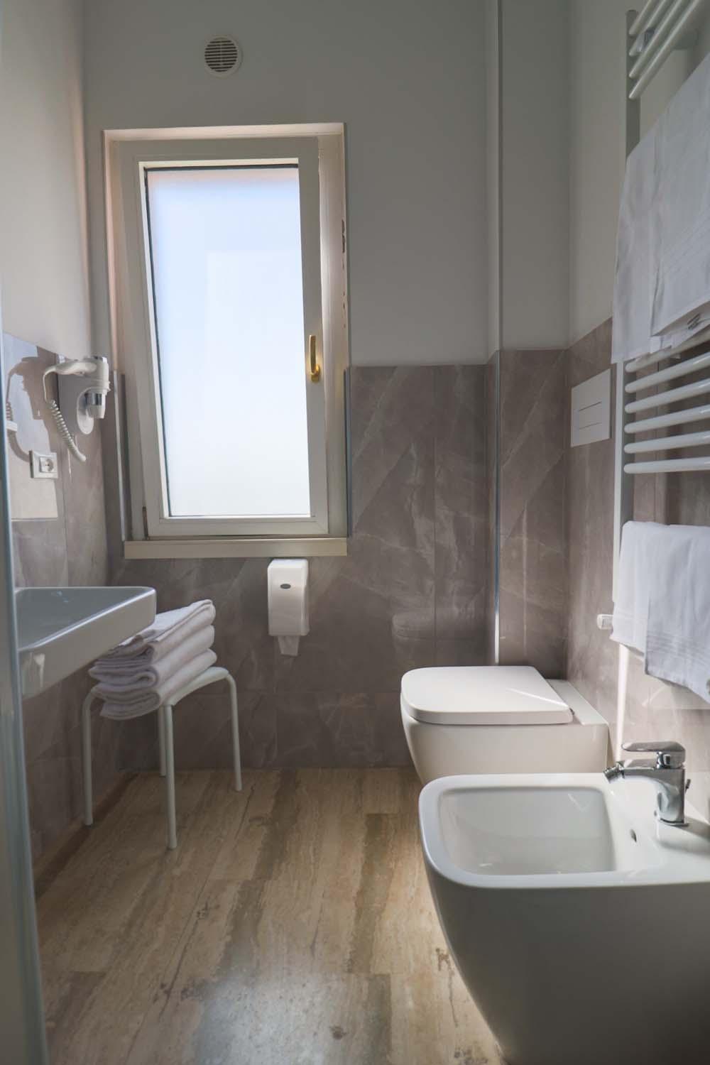 Hotel Europa แตร์โมลิ ภายนอก รูปภาพ