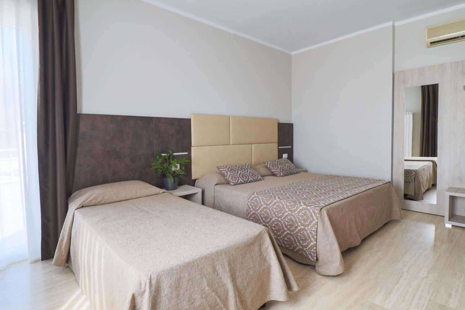 Hotel Europa แตร์โมลิ ภายนอก รูปภาพ