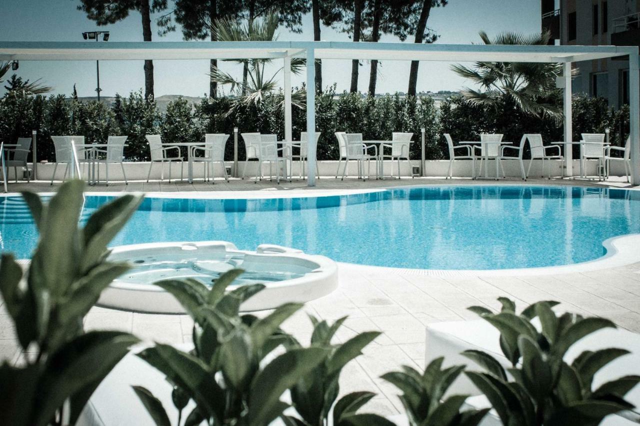 Hotel Europa แตร์โมลิ ภายนอก รูปภาพ