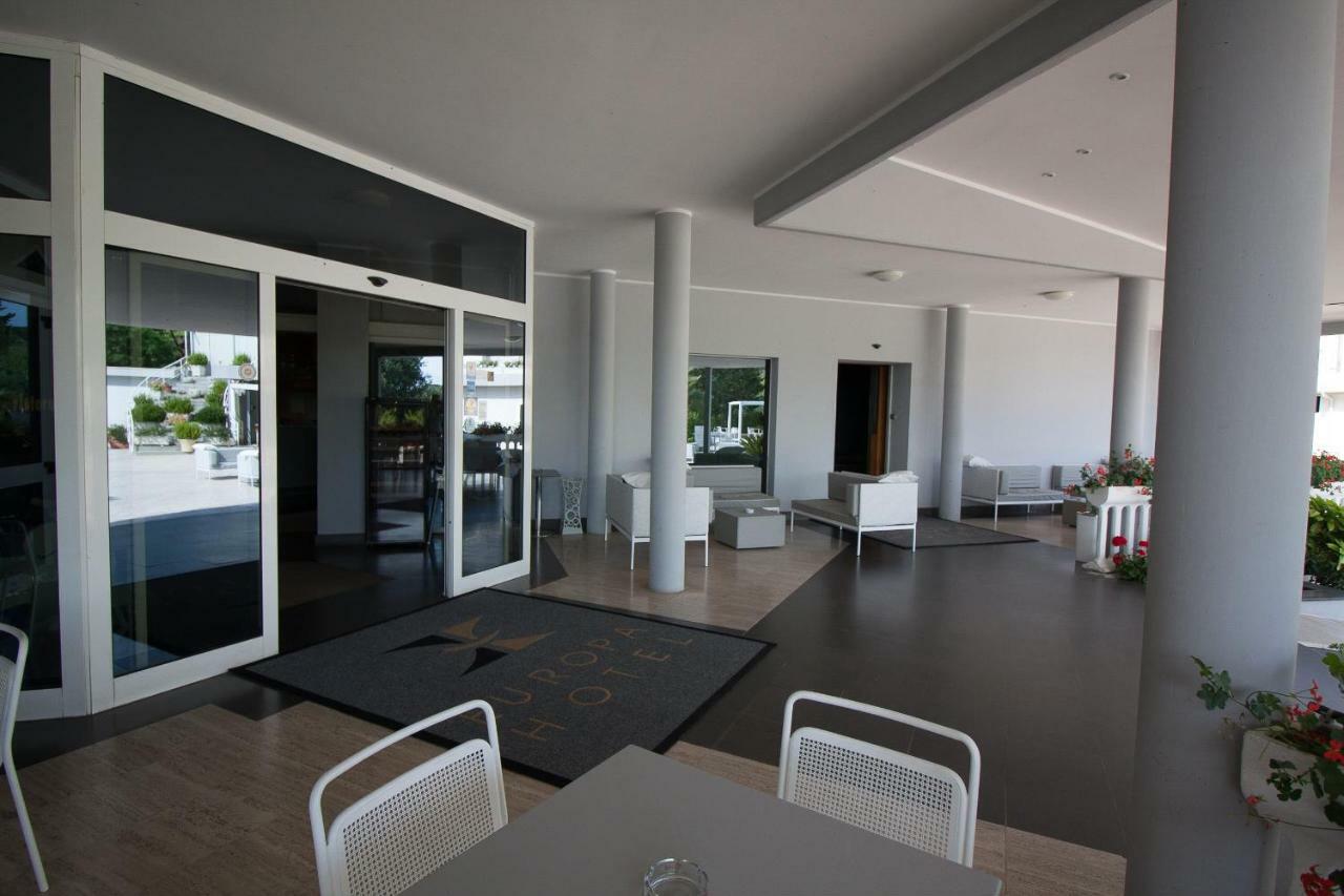 Hotel Europa แตร์โมลิ ภายนอก รูปภาพ